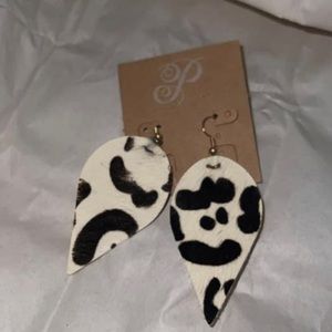 Plunder cow print light weight NEW earrings!!